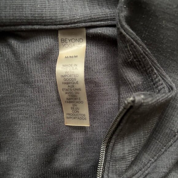 Beyond Yoga Set - Picture 2 of 3